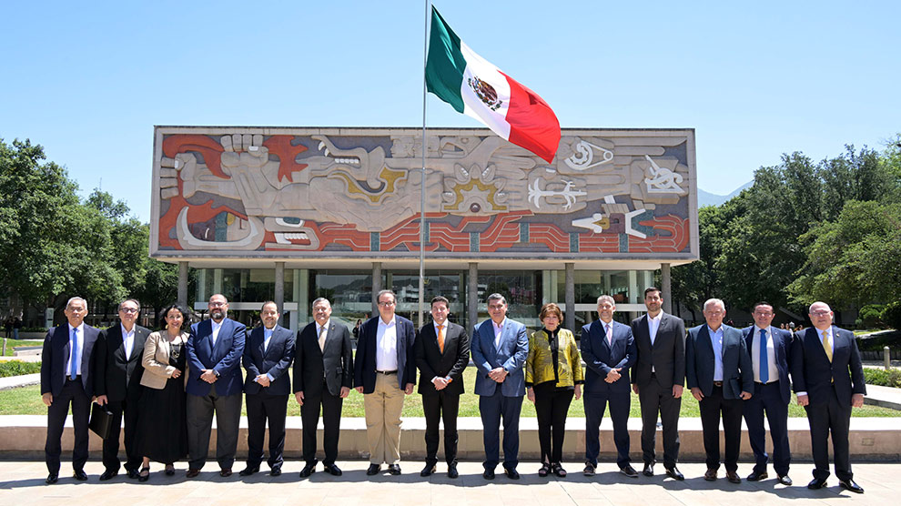 El convenio UNAM-Tec de Monterrey reúne laboratorios, estudiantes, empresas e investigadores.jpg